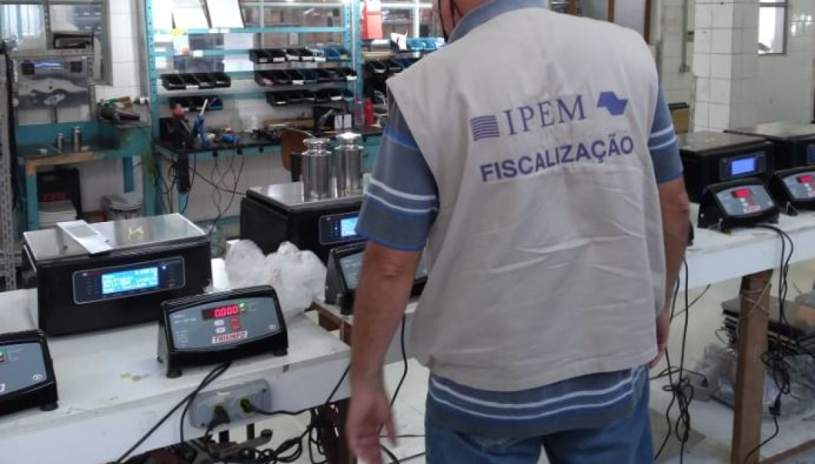 Ipem-SP verifica balanças no fabricante na região leste da capital 